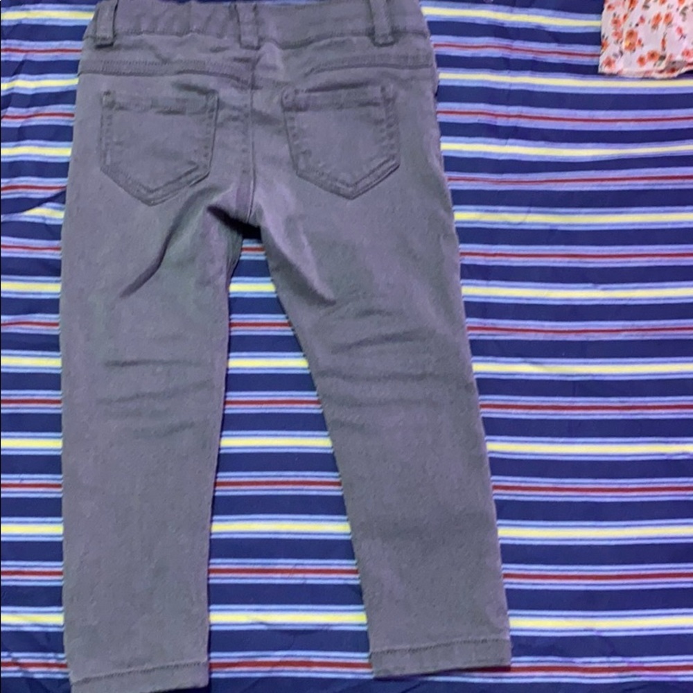 Jeans - Picture 2 of 3